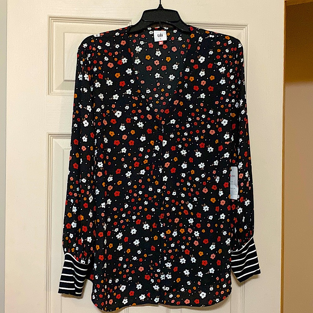 NEW!! CAbi Cheerful Blouse Sz L Excellent Condition!